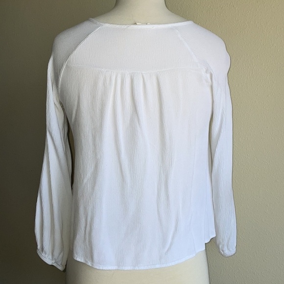 NABEE white v-neck with cross cross ties blouse with scrunch cuffs women’s small - Picture 4 of 8